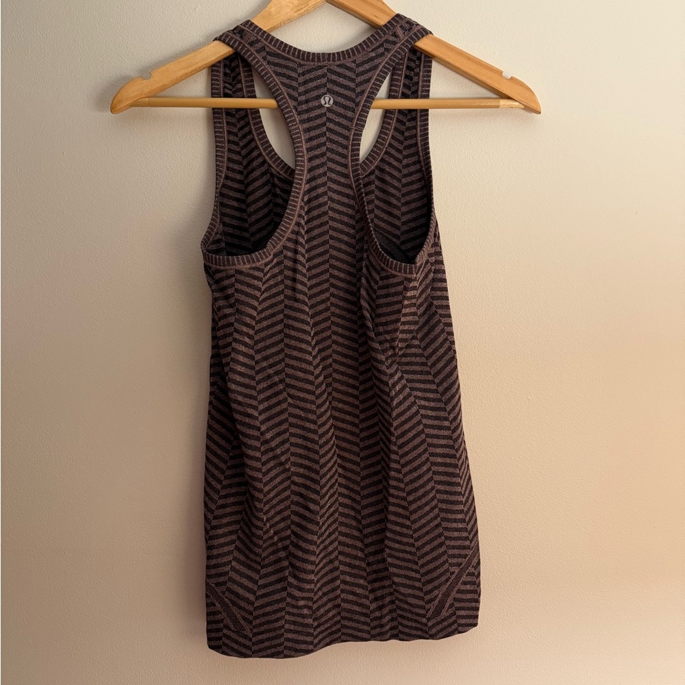 Lululemon Run Swiftly Tech Racerback Tank
in rare Heathered Black Cherry - Picture 8 of 10
